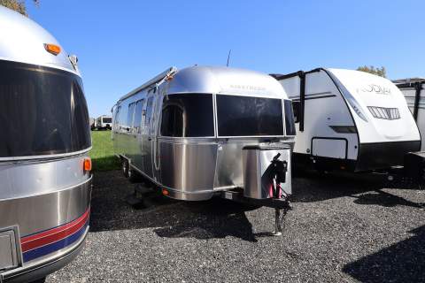 2010 AIRSTREAM AIRSTREAM INTERNATIONAL SIGNATURE SERIES 28RBQ