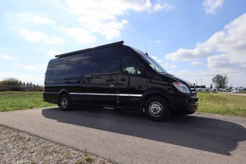 2014 AIRSTREAM AIRSTREAM INTERSTATE LOUNGE EXT