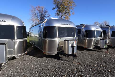 2016 AIRSTREAM AIRSTREAM INTERNATIONAL SIGNATURE SERIES 27FBQ
