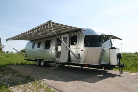 2018 AIRSTREAM AIRSTREAM CLASSIC 33FB TWIN