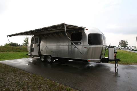 2018 AIRSTREAM AIRSTREAM GLOBETROTTER 27FBQ