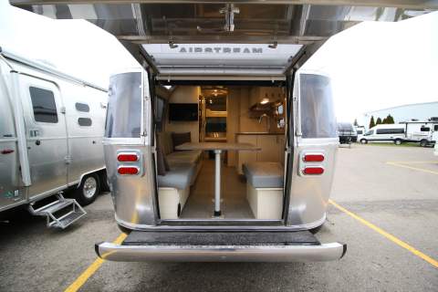 2021 AIRSTREAM AIRSTREAM FLYING CLOUD 25FBQ with HATCH & BUNK