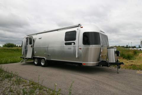 2025 AIRSTREAM AIRSTREAM GLOBETROTTER 27FBQ