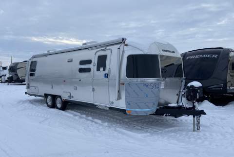 2025 AIRSTREAM AIRSTREAM GLOBETROTTER 30RB TWIN