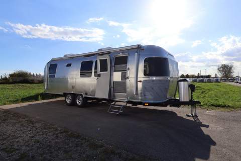 2026 AIRSTREAM AIRSTREAM CLASSIC 28RBQ